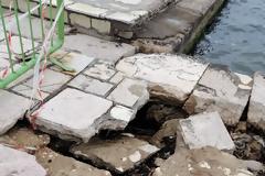 Λακκούβες «παγίδες» για τους πεζούς στα πεζοδρόμια της ΒΟΝΙΤΣΑΣ - [ΦΩΤΟ]