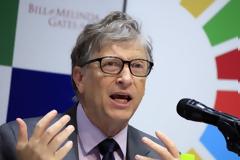 Μπιλ Γκέιτς: Θα χρηματοδοτήσει την κατασκευή 7 εργοστασίων για εμβόλια