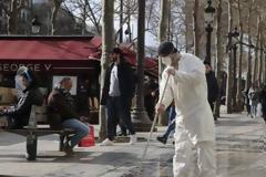 Γαλλία: Ξεπέρασαν τους 7.500 οι νεκροί