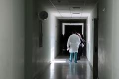 Κορωνοϊός: Προβληματισμός για τον θάνατο 52χρονου – «'Υπουλο νόσημα» λέει ο καθηγητής Γιαμαρέλλος