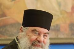 «καλύτερα να πλανάσαι μαζί με την εκκλησία, παρά να κάμνεις το σωστό και να ‘σαι εκτός εκκλησίας»