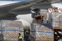 Καταγγελίες ότι οι ΗΠΑ «αρπάζουν» αποθέματα μασκών