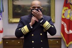 CDC: Πώς θα φτιάξουμε τη μάσκα μας σε 45 δευτερόλεπτα