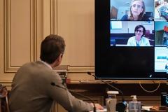 Κορωνοϊός: Τηλεδιάσκεψη Μητσοτάκη με διευθυντές μονάδων εντατικής θεραπείας