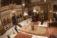 Θεία Λειτουργία-Πάσχα: Χωρίς μεγάφωνα οι ναοί - Πώς θα γίνει η περιφορά του Επιταφίου