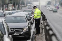 Απαγόρευση κυκλοφορίας: Ο «πόλεμος των 20 ημερών» για την καμπύλη και τα μέτρα