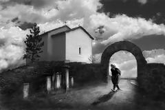 Συμβαίνει να σωπαίνει κάποτε η Εκκλησία...(Tάκη Παπατσώνη)