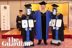 Ιαπωνία: Τα ρομπότ αντικατέστησαν τους σπουδαστές σε τελετή αποφοίτησης