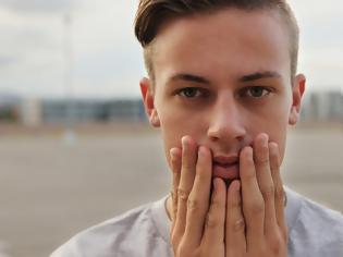 Φωτογραφία για Κορωνοϊός: Πώς θα μάθουμε να μην αγγίζουμε το πρόσωπό μας – 5 top tips