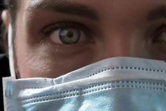 Επιτροπή εμπειρογνωμόνων για κορωνοϊό: Η μάσκα στους επαγγελματίες Υγείας