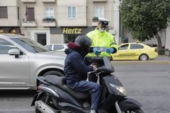 2.286 παραβάσεις για άσκοπες μετακινήσεις την Πέμπτη