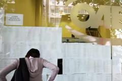 Σενάρια για στήριξη 150.000 ανθρώπων που είναι 1 έως 2 χρόνια χωρίς δουλειά