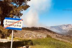 Υπό μερικό έλεγχο η μεγάλη πυρκαγιά στην περιοχή Ανάβατου στη Χίο