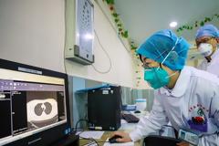 Πώς το Πεκίνο «φίμωσε» την «Bat Woman» της Κίνας