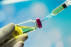 Κορωνοϊός: Στα τέλη του μήνα τα πρώτα εμβόλια σε ανθρώπους