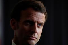 Γαλλία: Ο Μακρόν «κατσαδιάζει» νοσοκόμα και προκαλεί οργή