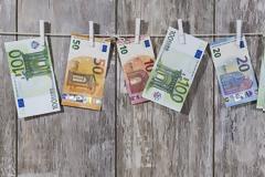 Πόσο επιζεί πάνω στα χρήματα;