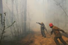 Τσερνόμπιλ: Μόλις πέντε χιλιόμετρα από τον πυρηνικό σταθμό η μεγάλη πυρκαγιά στην Ουκρανία
