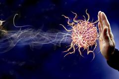 Κορωνοϊός: Σκοτώνει ο ιός ή η υπεραντίδραση του ανοσοποιητικού;