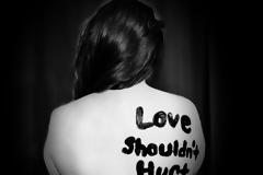 Θύμα άγριου ξυλοδαρμού έπεσε μια έγκυος από τον σύζυγό της