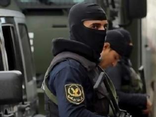 Φωτογραφία για Αίγυπτος: Μάχη με «τρομοκρατική οργάνωση» στο Κάιρο - Νεκρός ένας αστυνομικός