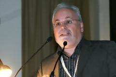 Έχουμε ακόμα δρόμο -Αν υπάρξει χαλάρωση, θα υπάρξει και τιμωρία, λέει Έλληνας γιατρός από τις ΗΠΑ