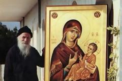 Άγιος Πορφύριος Καυσοκαλυβίτης: «Η ψυχή ερωτεύεται τον Χριστό όταν γνωρίζει και εφαρμόζει τις εντολές Του»