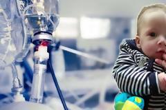 Ένα μωράκι από τον ΑΣΤΑΚΟ μάχεται με τη νωτιαία μυϊκή ατροφία, η πολιτεία έχει χρέος να του προσφέρει πρόσβαση στη θεραπεία