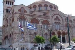 Χριστιανικά Σωματεία μαζεύουν υπογραφές για να ανοίξουν οι εκκλησίες την Ανάσταση