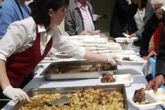 Γεύματα για τους πλέον ευάλωτους κατοίκους της Αθήνα από την Σχεδία