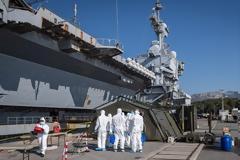 Γαλλία: Σχεδόν οι μισοί ναύτες του αεροπλανοφόρου Charles de Gaulle θετικοί