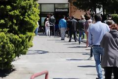 Αγωνιούν στην κυβέρνηση για την τήρηση των μέτρων