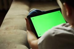 Κύμα δωρεών άνω του 1 εκατ. ευρώ σε tablets για χρήση από μαθητές και εκπαιδευτικούς