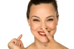 Το αιφνίδιο σύμπτωμα που προειδοποιεί ότι έχουμε νοσήσει