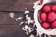 Πάσχα: Προσοχή με τα βαμμένα αυγά - Μέχρι πόσο μένουν εκτός ψυγείου