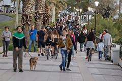 Μετά τον οβελία, οι Αθηναίοι «εξόρμησαν» στον Φλοίσβο - συνωστισμος χωρίς μέτρα προστασίας!