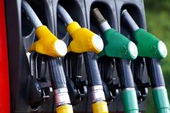 Σχεδόν 1 ευρώ οι φόροι σε κάθε λίτρο αμόλυβδης!