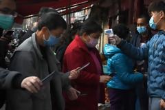 Καραντίνα: Με «βραχιολάκια» και εφαρμογή στο κινητό θα ιχνηλατούνται οι φορείς του κορωνοϊού