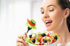 Καιρός για δίαιτα και αποτοξίνωση. Τι να κάνετε για να απομακρύνετε τοξίνες και επιπλέον βάρος