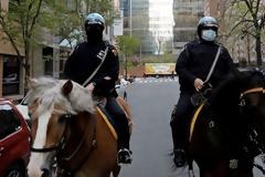 ΗΠΑ: «Μένουμε σπίτι» ψηφίζει το 72% των Αμερικανών