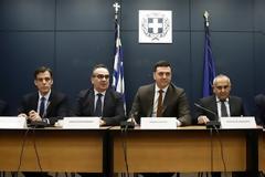 Τι φοβούνται και δεν αφήνουν τους δημοσιογράφους να ρωτούν τον καθ. Τσιόδρα;