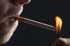 Μόνο 5% των καπνιστών ασθενούν από κοροναϊό. Διερευνάται ο ρόλος της νικοτίνης