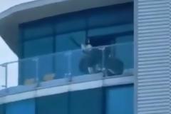 Βρετανία: Συνελήφθη ο οπλισμένος άντρας που βρισκόταν σε μπαλκόνι κατοικίας στο Κεντ