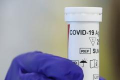 Κοροναϊός – Βρετανία : Απίθανο ένα αποτελεσματικό εμβόλιο μέσα στο επόμενο έτος