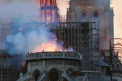 H καταστροφή της Notre Dame «σημάδι» της πανδημίας;