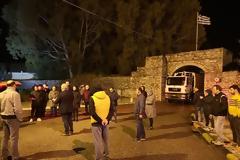 Κώστας Καραγκούνης: Αναστέλλεται η απόφαση μετεγκατάστασης μεταναστών στο Μεσολόγγι