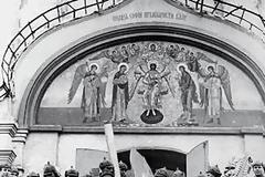 Όταν οι μπολσεβίκοι κατηγόρησαν τις εικόνες ως 