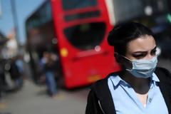 Κοροναϊός – Βρετανία : Η οικονομία καταρρέει, εντείνονται οι πιέσεις για έξοδο από το lockdown