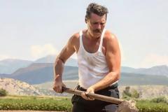 ''Άγριες Μέλισσες'': Ποιος ''απειλεί'' να ξεσκεπάσει τον Κυπραίο;