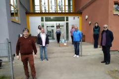 Έλληνας φαρμακοποιός στη Γερμανία συμμετέχει σε δωρεά αντισηπτικών και μασκών στους μαθητές των ελληνικών σχολείων Νυρεμβέργης